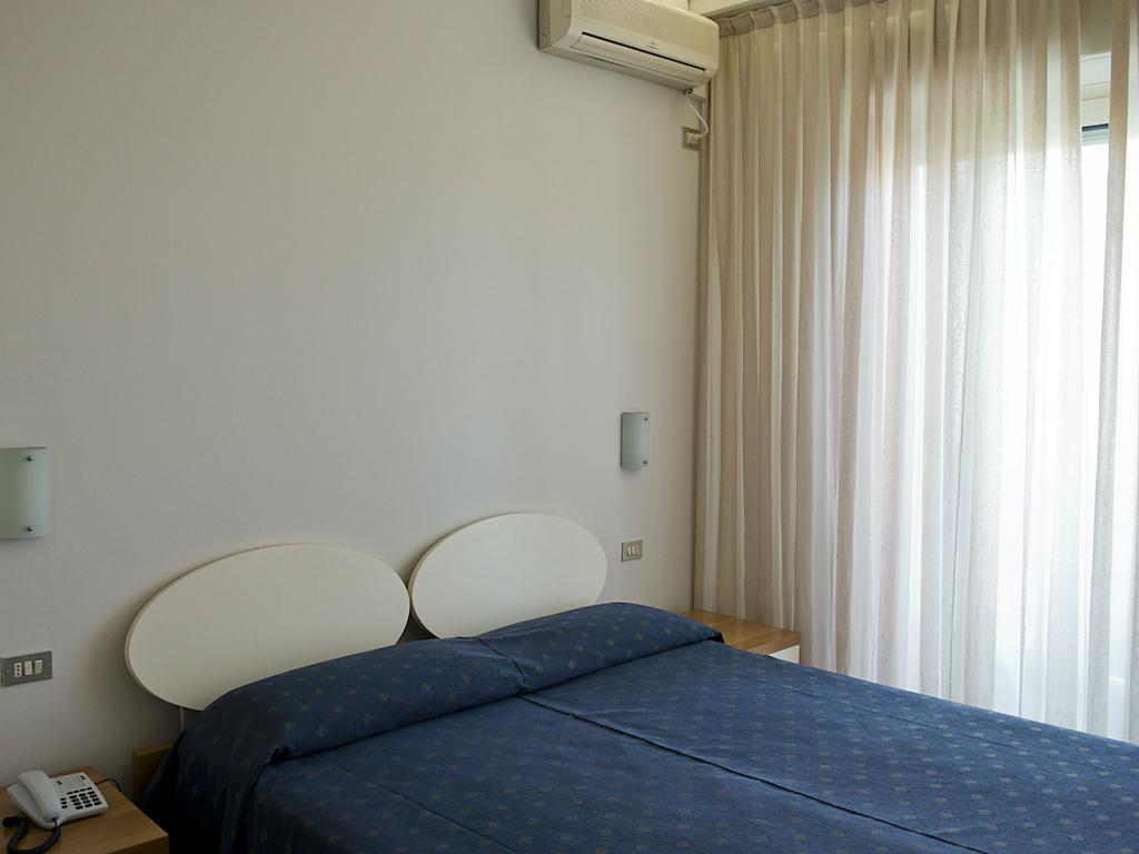 Hotel Parco Milano Marittima Habitación foto
